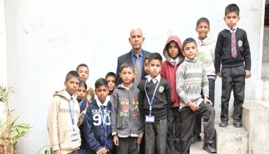 Tariq Aziz - Serving Humanity - Following Christ´s Teaching - Orphans